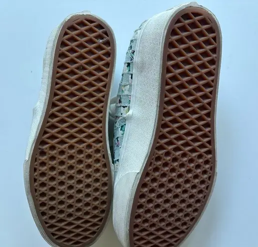 Vans  Authentic Platform Woven Foral Sneaker 8