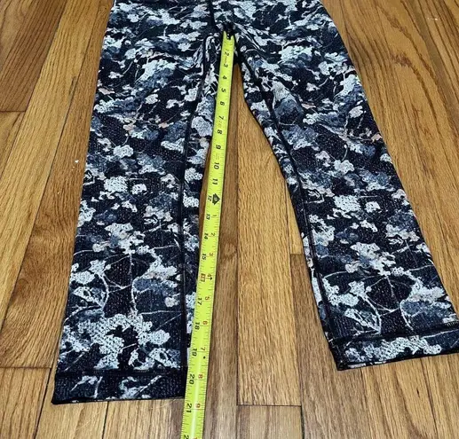 Lululemon  Wunder Under Crop (Hi-Rise) 21 inch Leggings in Spring Bloom Multi 4