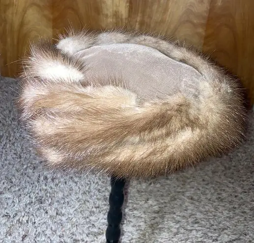 Tan Furry Sandy Braeborn Paris NY Roller Hat 20.5”