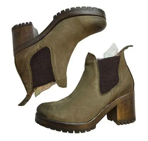 Bueno Women's Flight Green Leather Chelsea Ankle Boot US 9.5 / EU 40 New