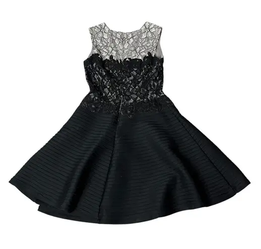 Tadashi Shoji Dress Lace Overlay Bodice Solid Pintuck Skirt Fit & Flare Size 10