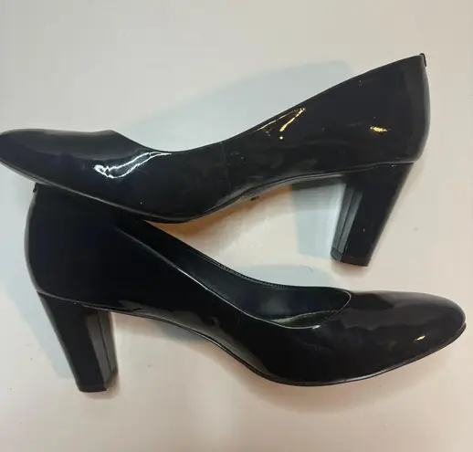 Ralph Lauren Black Patent Leather Kitten Heels Size 8.5