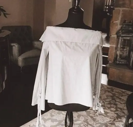 Nytt 5/$20 Striped Off the Shoulder Top