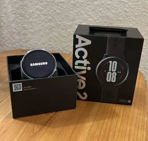 Samsung  Galaxy watch active 2 under armour edition