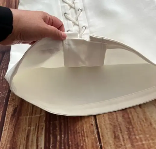 Cupcakes and Cashmere Women's Lace Front Mini Skirt Ivory Size Small