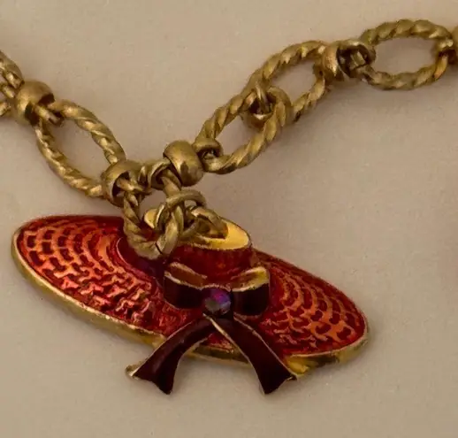 AVON Red Hat Society Enamel Gold Tone Red Hat Charms Bracelet