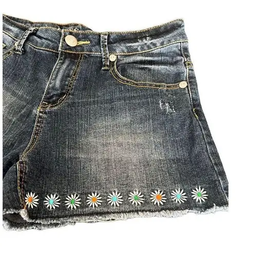 Guess  daisy flowers embroidered jeans shorts