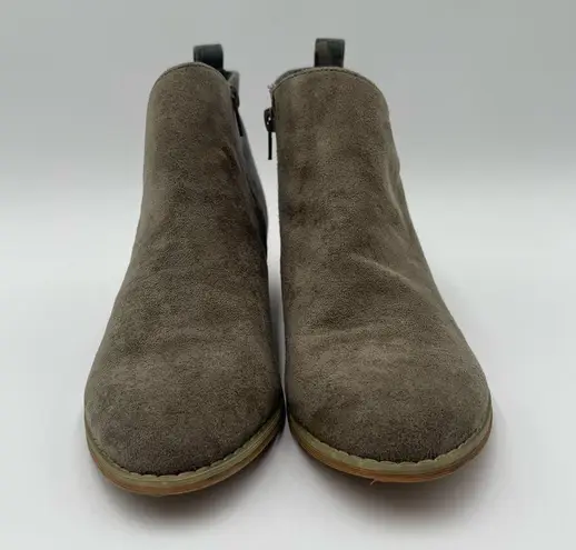 Boutique by Corky's Port Camo Booties Ankle Boots Women’s Size 9 Low Block Heel