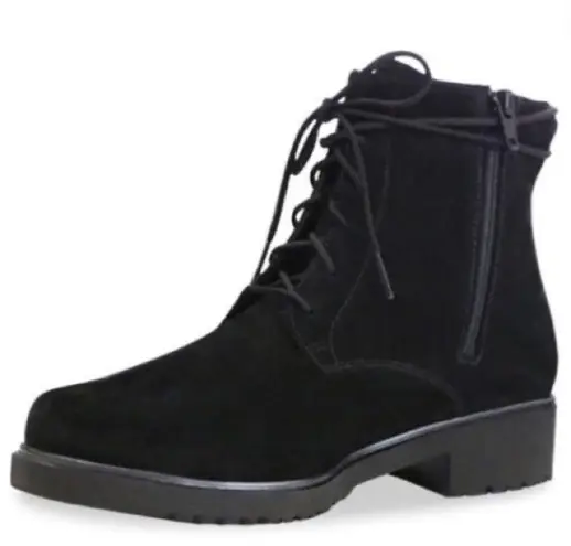 Munro Finnley Water Resistant Booties in Black, Size 8.5 New in Box