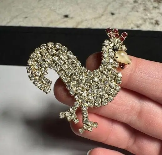 Rhinestone Rooster Chicken Gold Tone Brooch Pin Bird