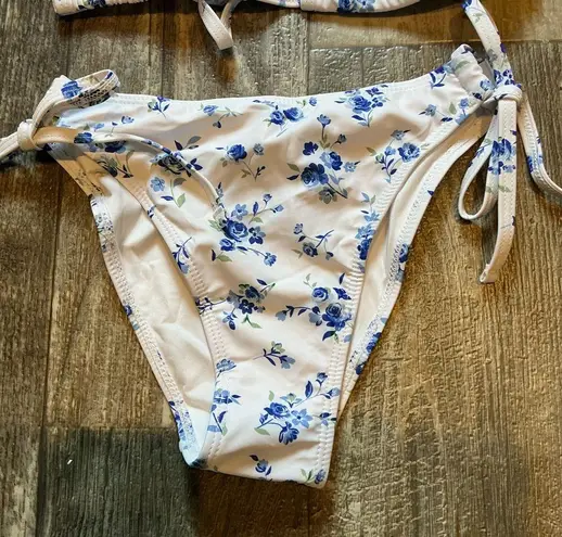 Floral Blue and White Bikini Set Size XXS