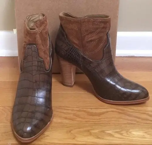 Matisse Footwear MATISSE Understated ‘Done and Dusted’ Oak Leather western Bootie