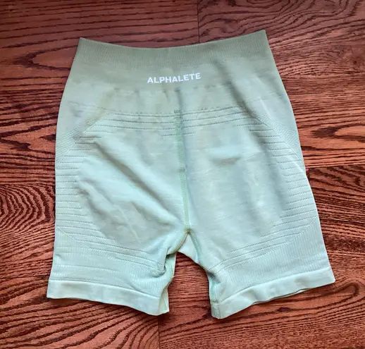 Alphalete Ozone Short Pistachio Small