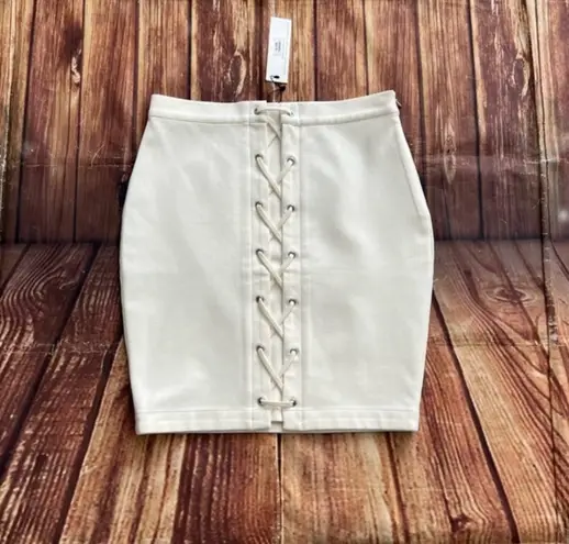 Cupcakes and Cashmere Women's Lace Front Mini Skirt Ivory Size Small