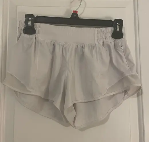 Lululemon Shorts 2.5 Size 6