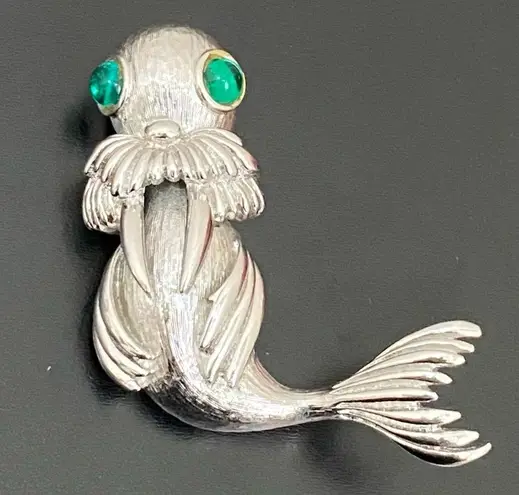 Monet Vintage  Signed Silver-tone Walrus Seal Green Cabochon Eyes Brooch 20g