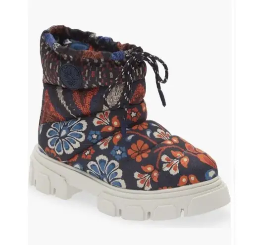 Farm Rio NEW Lug Sole Puffer Bootie Platform Floral Winter Moon Boots Womens 7.5