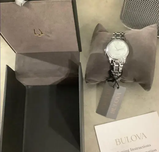Bulova NWT STAINLESS STEEL QUARTZ WATCH