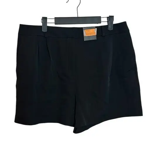 simply styled Nwt Black Pleated Suiting Shorts