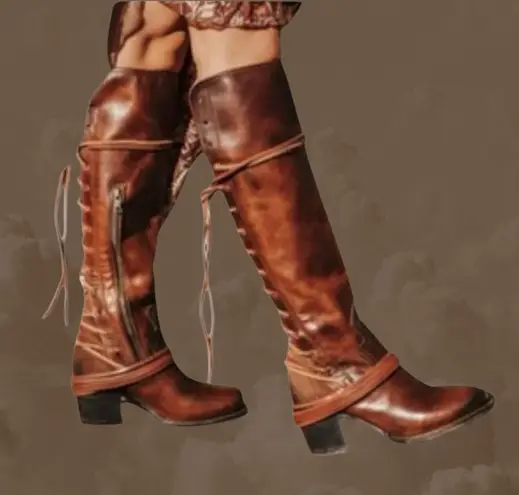 Freebird Coal Tall distressed finish leather in Brown/Cognac. SZ.9 Brown