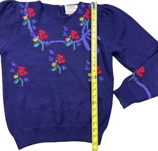 Susan Bristol Vintage  Hand Embroidered Wool Sweater Purple Floral Size 34 Small