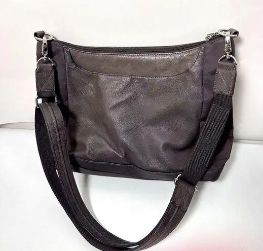 Gun Tote'n Mamas Purse Concealed Carry Pebbled Leather Nylon Brown Shoul…