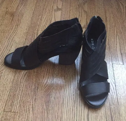 Kelsi Dagger New open toe booties Koraline sandals