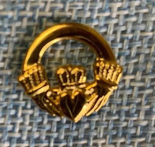 Gold tone Irish Claddagh Tie Pin