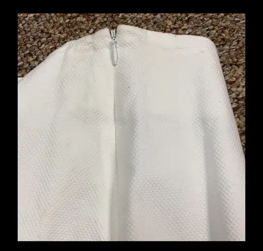 Jaclyn Smith white lined skirt. Size larg