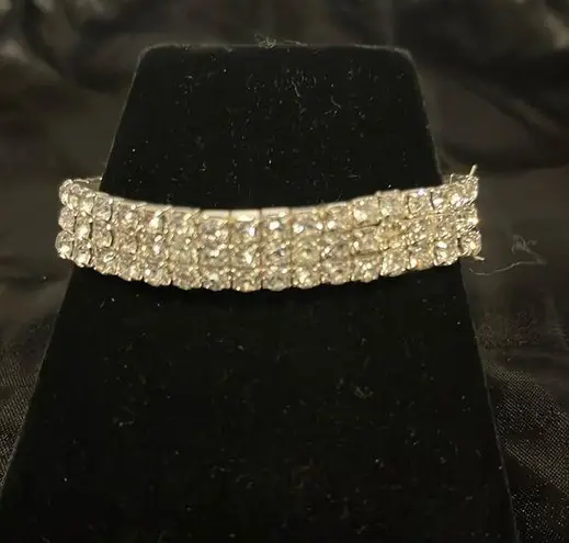 Stunning diamanté stretch bracelet. Fits any size. Stunning.