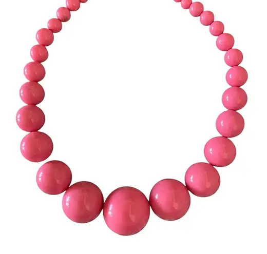 Vintage 50s Bubblegum Pink Graduated Bead Necklace . 18