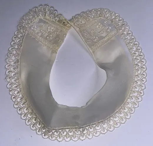 Vintage 1920’s 1930’s Elegant Lace Collar Victorian Peter Pan
