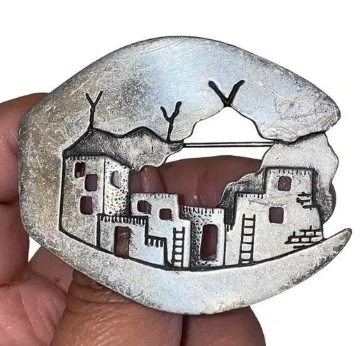 Vintage 1988 JJ 3D Building Pewter Silver Tone Pueblo Adobe Scene Pin Brooch