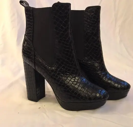 Shoedazzle Boots