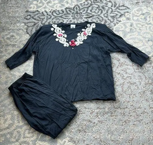 Vintage Radio Two Piece Embroidered Top & Pants Loungewear Set Black One Size Size undefined