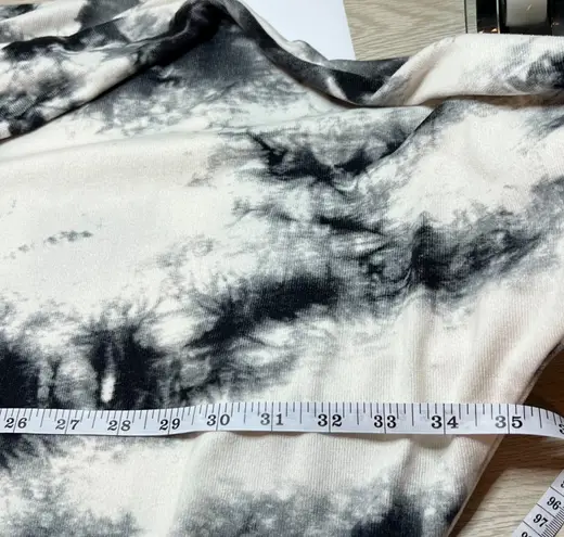 First Love Sweatshirt Womens L Oversized White Gray Abstract Tie Dye Dolman