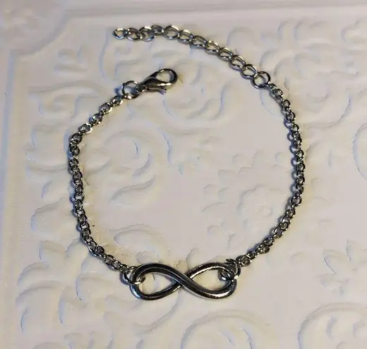 infinity New silver  bracelet adjustable