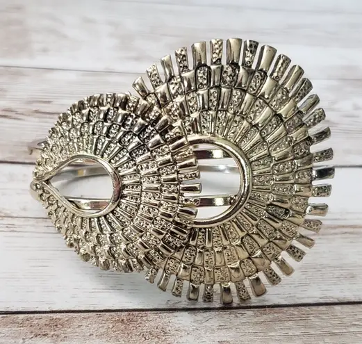 Vintage Hinged Bracelet / Bangle Gold Tone with Statement Artsy Design