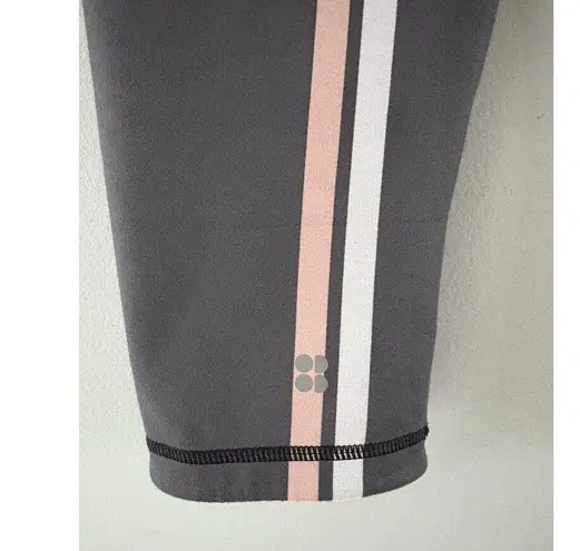 Sweaty Betty Reversible Leggings Size Medium Gray w/ Stripes & Black Double Duty