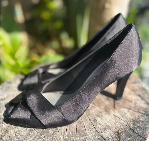 Mootsies Tootsies Black Twist Peep-Toe Heels Size 6.5