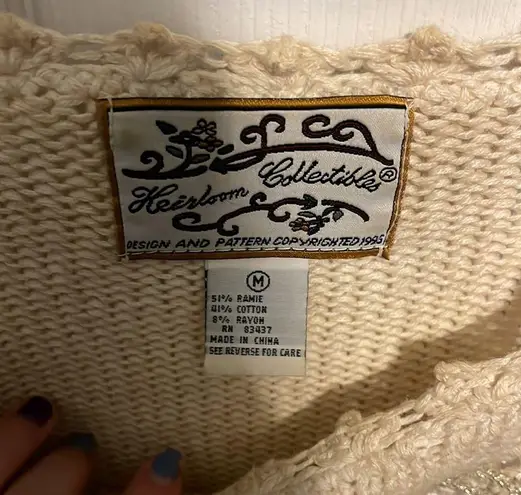heirloom collectibles Vintage 1990s M sweater with shoulder pads