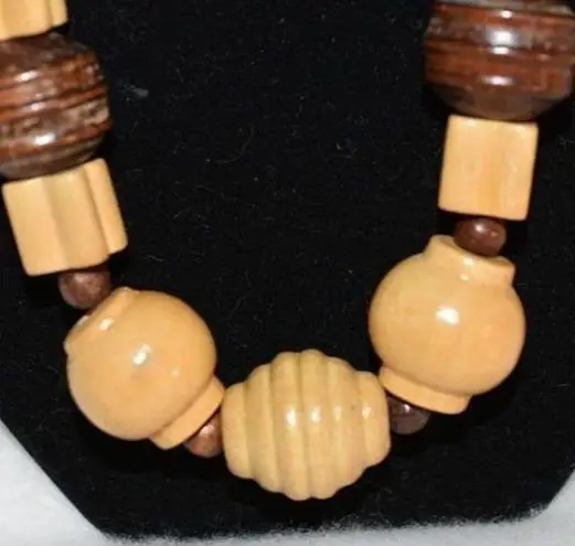 Source Unknown Boho Vintage Carved Two Tone Chunky Wood Bead Round Sping Clasp Necklace