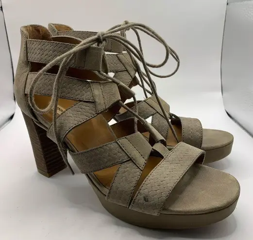 Paul Green  Hana Sandals Taupe Embossed Nubuck Leather Ghillie Platform Heel 7.5