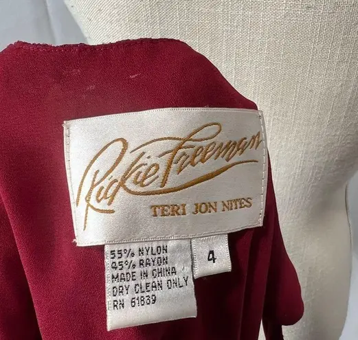 Ricki Freeman Teri Jon Nites beaded top Red Size 4