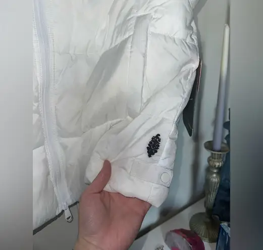 Free People Movement NWT In A Bubble Oversized Puffer Vest White & Pink Combo