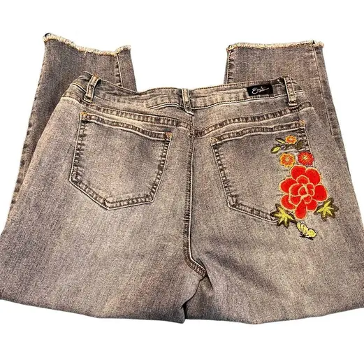 EARL JEANS Cropped raw hem floral embroidered boho medium wash distressed jeans. Size 10