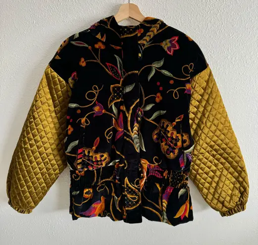 London Fog Vintage Black Gold Velvet Quilted Toggle Button Paisley Bird Jacket