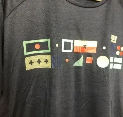 REI Dark Blue Screen Gamer Print Crew Neck Athletic T