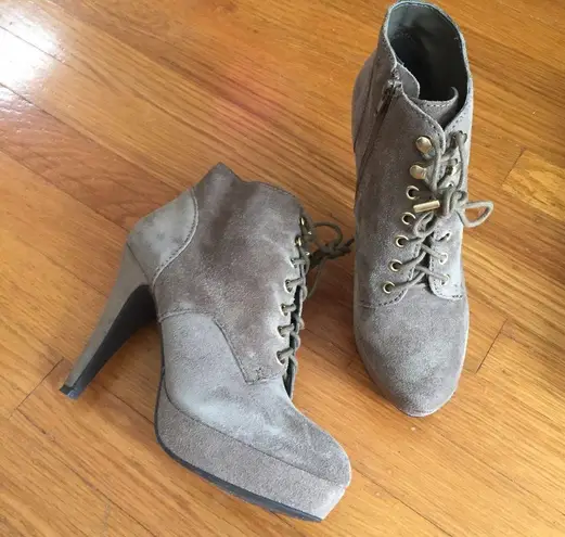 INC  Perry Taupe Combat Lace Up Bootie Heels EUC