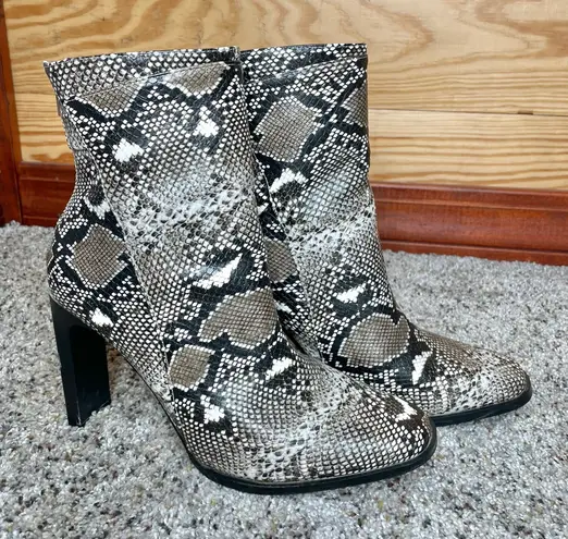 Miss Lola Henley Snakeskin Block Heel Square Toe Booties Boots 7 Black Grey